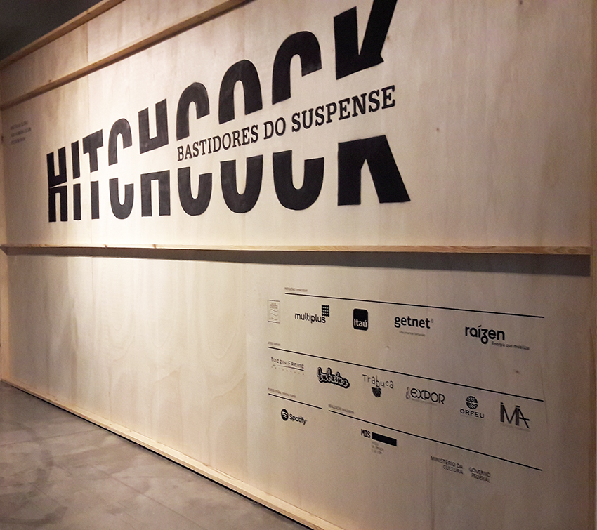 "impressão uv - logomarca - exposição - fotografia - identidade visual"